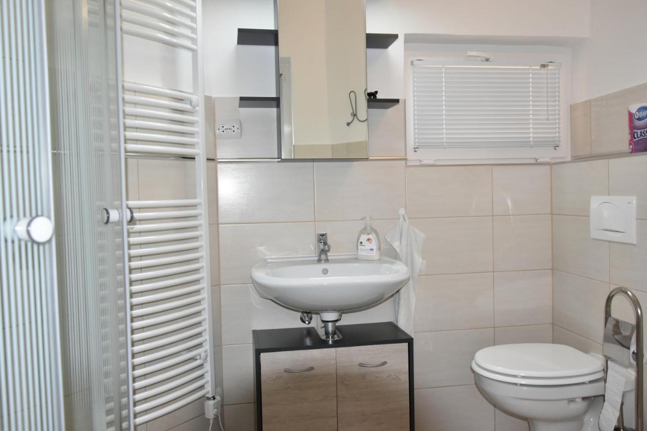 Csevi Apartmanhaz Mezokovesd Exterior photo